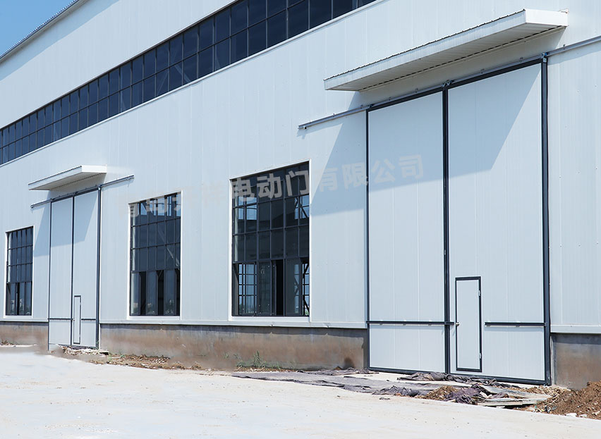 江苏专利款铝外框工业推拉门安装完成